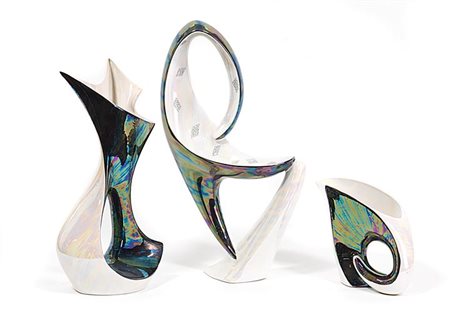 LUSSO CAMILLO CARLO Tre vasi in terraglia a colaggio con decorazione a lustri...