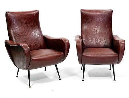 POLTRONE Coppia di poltrone rivestimento in simil pelle rossa su telaio in...