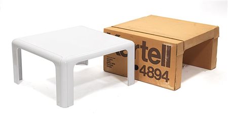 AULENTI GAE 4894 Due tavolini in poliuretano rigido espanso laccato. Prod....