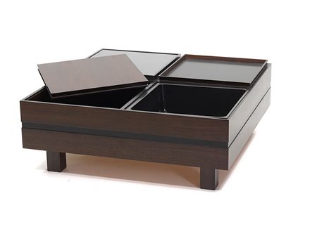 TAVOLINO Tavolino con contenitore a quattro scomparti. Legno placcato in...