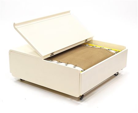 TAVOLINO Tavoletto Tavolino in legno laccato bianco con al'interno un letto...