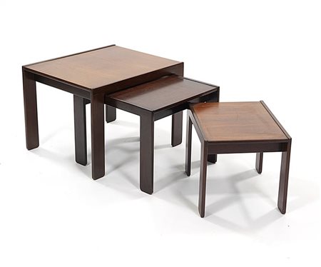 SCARPA AFRA E TOBIA Mod 777 Tre tavolini sovrapponibili in legno di...