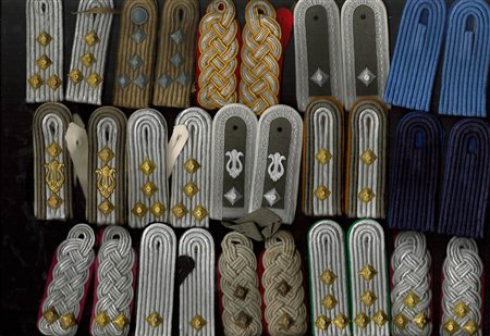 DDR - Lotto di spalline (di cui 16 coppie)