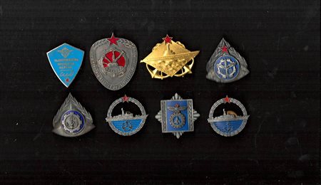 Jugoslavia - Lotto di 8 distintivi