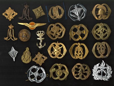 Olanda - Lotto di 23 fregi metallici