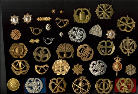 Olanda - Lotto di 30 fregi metallici