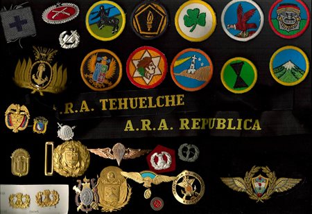 Sud America - Grande lotto di distintivi