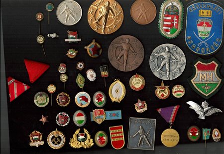 Ungheria  - Lotto di 46 medaglie, distintivi e fregi