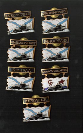 URSS - Lotto di 7 distintivi da sommergibilista in smalto