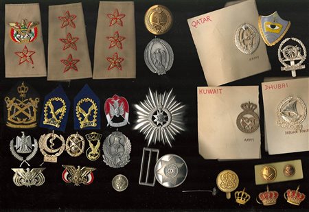 Stati di Penisola Arabica - Lotto di fregi, mostrine e distintivi
