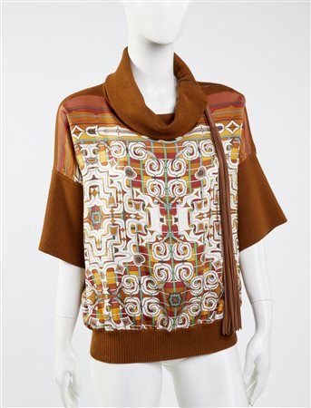  HERMES - Capospalla in alpaca color cammello e stampato. .
