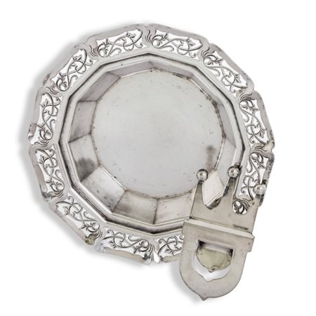 Lotto di curiosità in metallo argentato