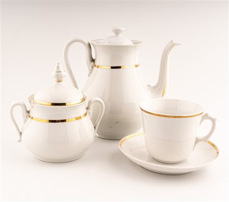 Servito da caffè in porcellana bianca