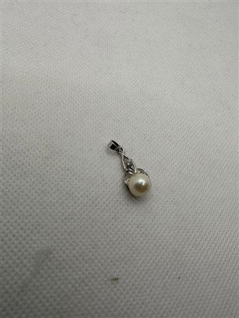 CIONDOLO IN ORO BIANCO 18K CON PERLA GRAMMI 1,7 - AU13
