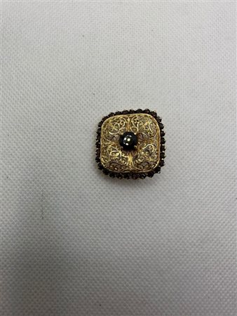 SPILLA IN ORO 18 K 7,65 GRAMMI E GRANATI – STE53