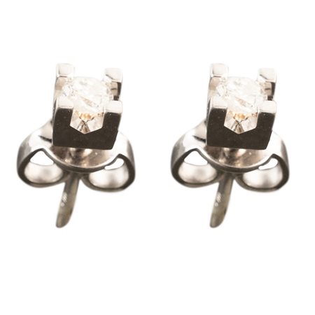 ORECCHINI punto luce in oro bianco 18 KT con brillanti