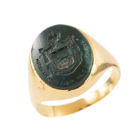 ANELLO in oro giallo 18 KT con pietra dura incisa