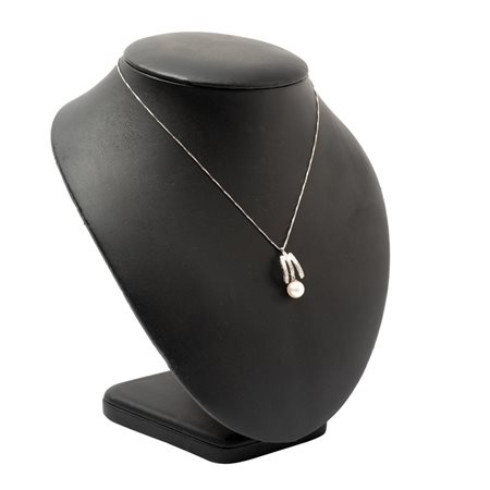 COLLANA in oro bianco 18 KT con brillanti e perla