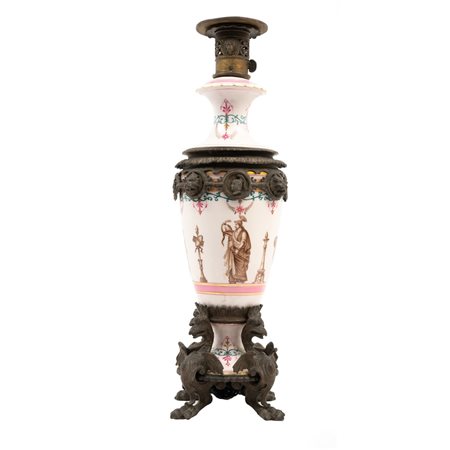 MANIFATTURA ITALIANA DEL XIX SECOLO, Lume a petrolio