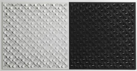 CLAUDIO ROTTA LORIA
Superfici a interferenza luminosa C 2B/Nx21 abcd su nero e bianco, 1971