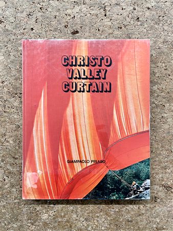 CHRISTO E JEANNE-CLAUDE - Christo. Valley Curtain. Rifle, Colorado, 1970-72, 1973
