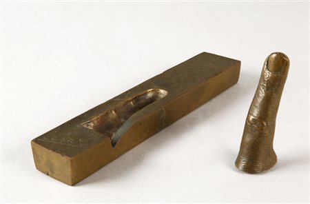 CESAR (1921-1998) Index scultura in bronzo cm 4x22x2,5 esemplare 166/600...