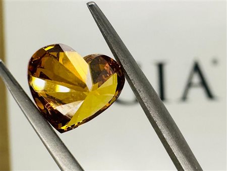 DIAMANTE SINSTETICO HPHT 2,02 CT COLORE FANCY DEEP MARRONCINO GIALLO...