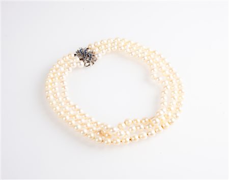  
Collana di perle, oro e zaffiri 
 Lunghezza cm 40