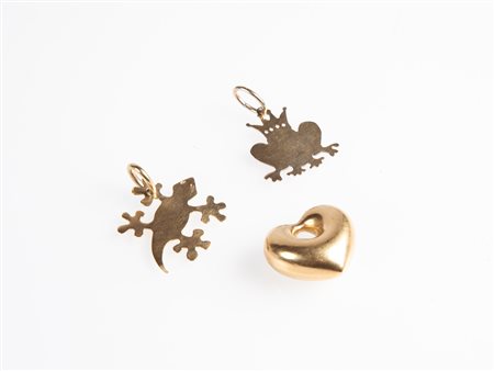  
Gruppo 3 pendenti in oro 
 cm  2,5/3,5