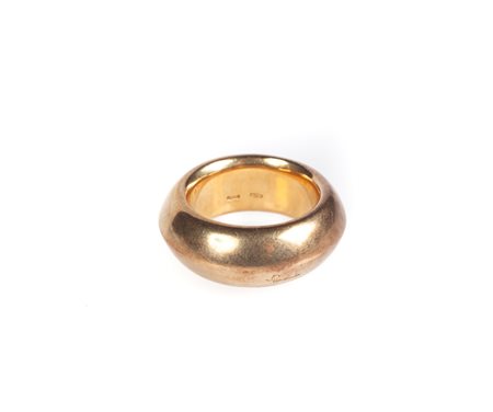  
Pomellato - anello in oro a fascia 
 Misura 15