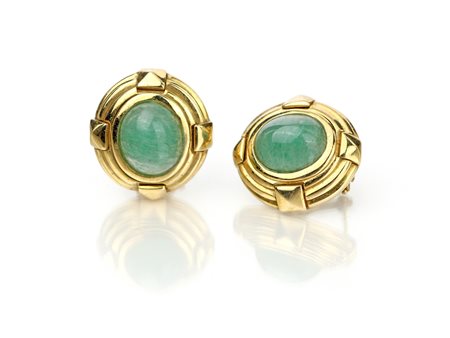  
Coppia di orecchini in oro e giade 
 mm 18x22