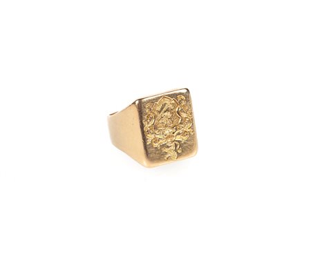  
Anello in oro a sigillo 
 Misura 10