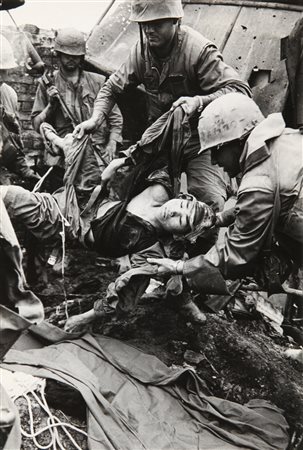 MC CULLIN DONALD (1935-) Vietnam del Nord - Hue 1968 stampa ai sali d'argento...