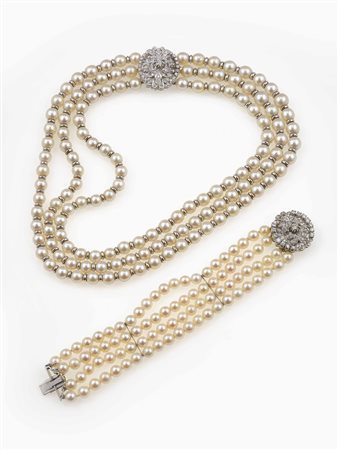 Demi-parure composta da girocollo e bracciale a più fili di perle coltivate
