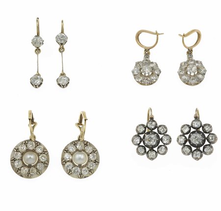 Lotto composto da quattro paia di orecchini con diamanti e perle