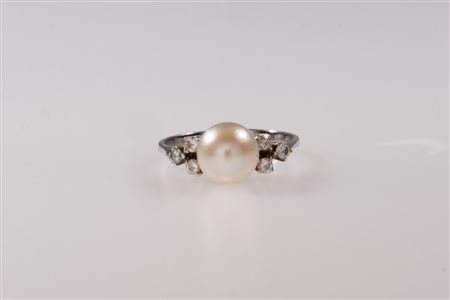 Anello in oro con perla