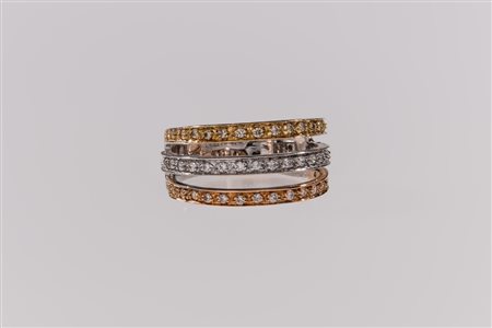 Anello in oro e piccoli diamanti