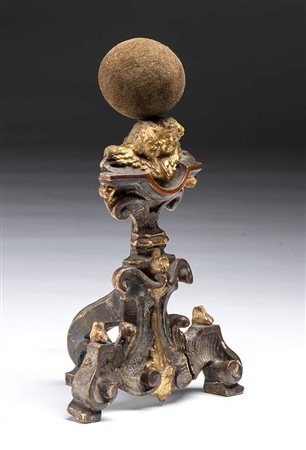 Bezoar su base intagliata e dorata - XVIII secolo