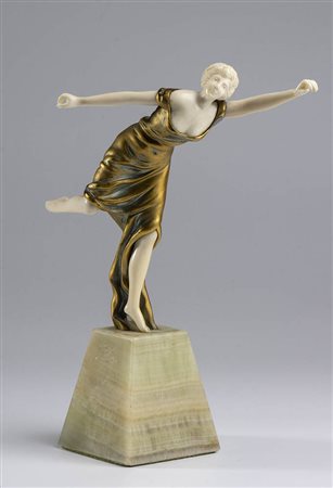 Scultura francese in bronzo raffigurante ballerina con abito dorato - firmata OMERTH