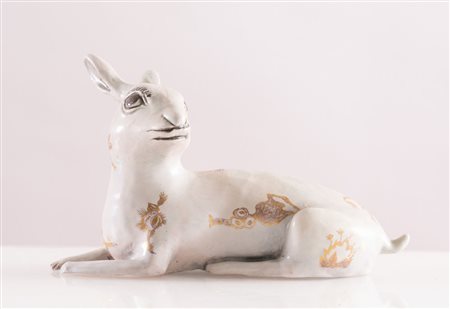 PIETRO MELANDRI (Faenza 1885 - 1976) Coniglietto in ceramica smaltata bianca...