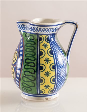 FABBRICHE RIUNITE DI CERAMICHE (Faenza 1898 - 1944) Piccolo versatoio in...