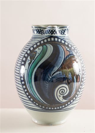 MELANDRI E FOCACCIA (Faenza 1922 - 1931) Grande brocca in ceramica policroma...