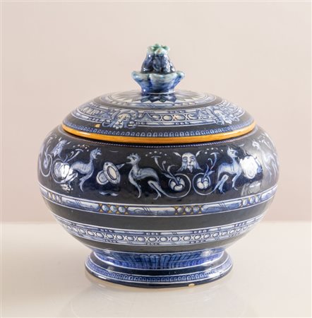 MELANDRI E FOCACCIA (Faenza 1922 - 1931) Bomboniera in ceramica policroma...