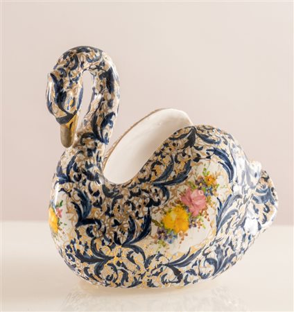 MELANDRI E FOCACCIA (Faenza 1922 - 1931) Cigno. Portaoggetti in ceramica...