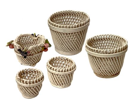 5 vasi in ceramica a cesto manifattura Bassano, 20° secolo