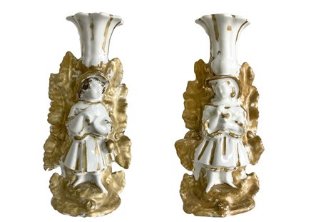 Coppia di candeliere monoforo in porcellana bianca e oro, Primi 20° secolo