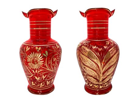 Coppia di vasi in vetro color rosso, 20° secolo