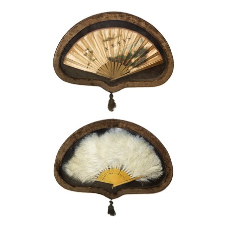 Coppia di ventagli in teca