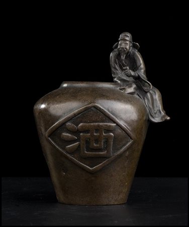 LI BAI CON LA GIARA IN BRONZO
Cina, XIX secolo