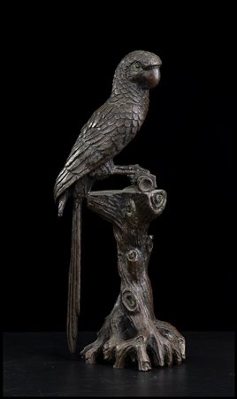PAPPAGALLO SU TRESPOLO IN BRONZO
Austria, inizio del XX secolo